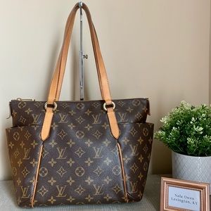 Louis Vuitton Monogram Totally PM